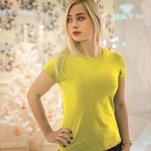 Женская футболка стрейч желтая фото